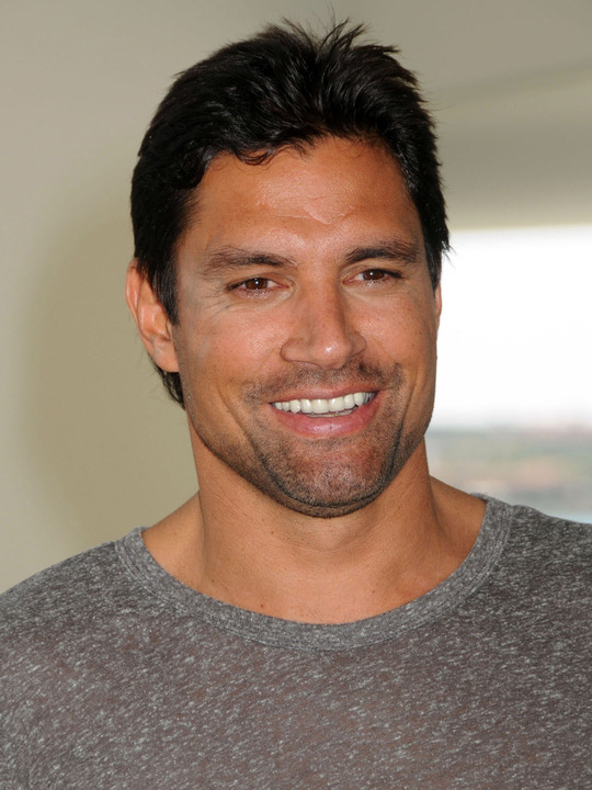 manu-bennett-3