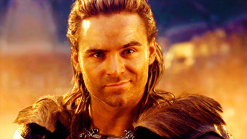 gannicus-dustin-clare-28837217-500-281